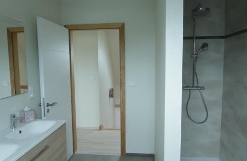 Dossenheim-sur-Zinsel House | Logement douillet neuf L'INDIAN