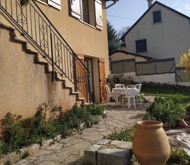 La Canourgue Apartment | Logement en rez de jardin de notre habitation