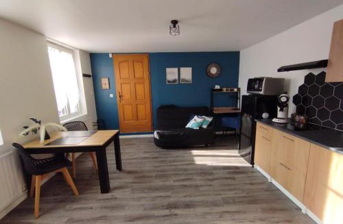 Bolbec Apartment | Logement indépendant avec parking privé