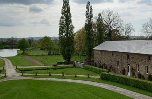 Saint-Jean-des-Essartiers House | Logis du Château de Brecy