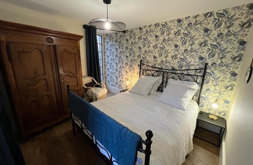 Saint-Sernin-du-Plain Bed & Breakfast | Logis du mont
