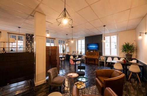 Buzancais Hotel | Logis Hôtel Au Croissant