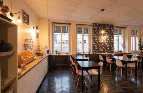 Buzancais Hotel | Logis Hôtel Au Croissant