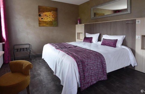Loubaresse Hotel | Logis Hôtel Beau Site