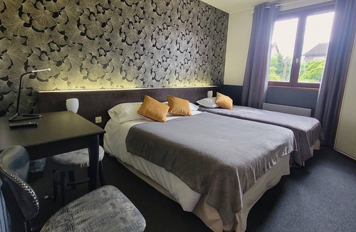 Digoin Hotel | LOGIS Hôtel Le Merle Blanc