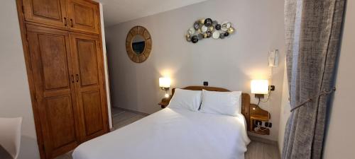 Saint-Chely-du-Tarn Hotel | Logis Hôtel restaurant Auberge de la Cascade