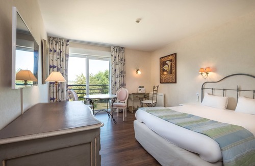 Saulges Hotel | Logis Hôtel & Restaurant L’Ermitage
