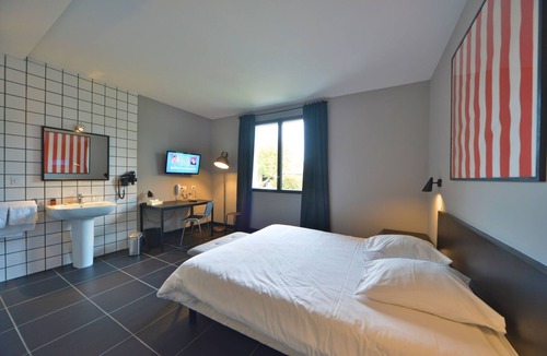 Mereau Hotel | Logis Hôtel Restaurant La Mire
