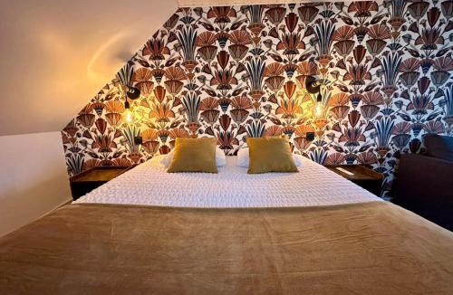 Ernee Hotel | Logis Hôtel-restaurant Le Grand Cerf