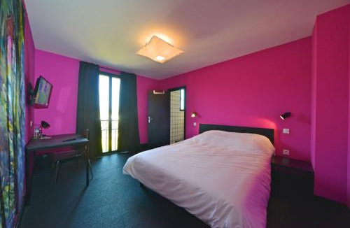 Mereau Hotel | Logis - Hotel et Restaurant La Mire