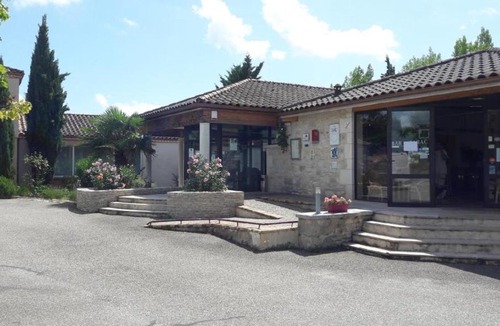 Saint-Pierre-Lafeuille Hotel | Logis Hotel La Bergerie Hôtel 3 étoiles Restaurant savoureux