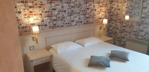 Saint-Yorre Hotel | Logis L'Auberge Bourbonnaise - Vichy sud