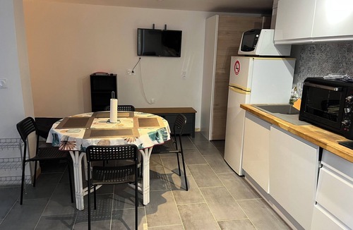 Arles-sur-Tech Apartment | Logis Sol Levante with swimming pool (4 pers max)
