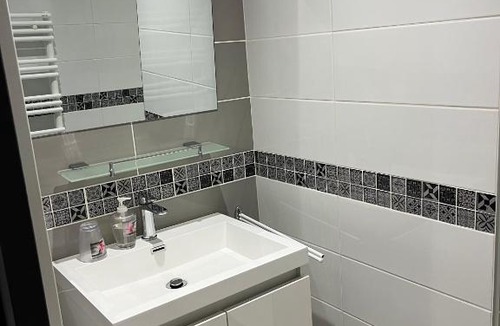 Millau House | Loubat Christophe 335 Bd de Gandalou 12100 Millau