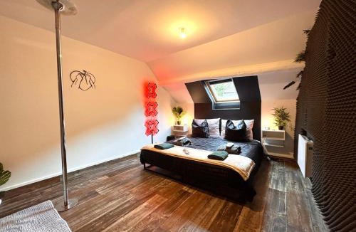 Souppes-sur-Loing Apartment | Love Room Duplex Balnéo, Ambiance Intime