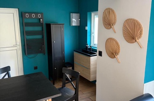 Warluis Apartment | Love room, Le 827