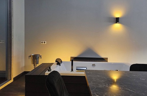 La Motte-Servolex Apartment | Love Room Le Jardin D'Éden