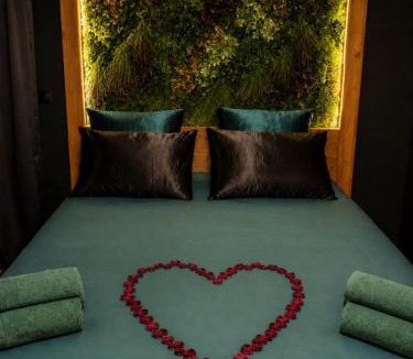 Val-d'Oust Apartment | LOVE ROOM LoveStudio