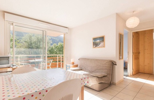 Briancon Apartment | Lovely 2-room apartment near shops, cable car, balcony, ski locker