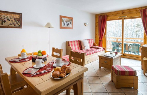 Chantemerle Apartment | Lovely apartment for 6 guests with WIFI, pool, TV, terrace and pets allowed