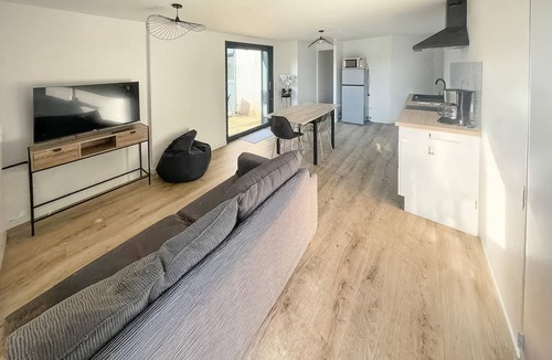 Saint-Vincent-de-Paul House | Lovely home in Saint-Vincent-de-Paul