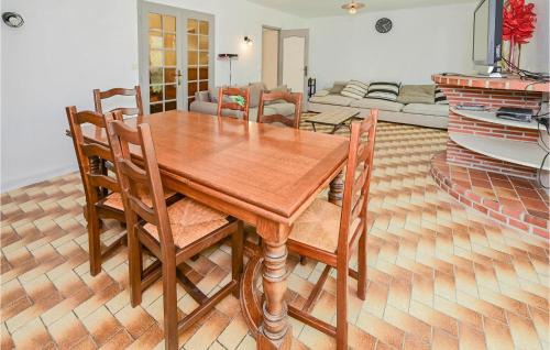 Briare House | Lovely Home In Briare With Sauna