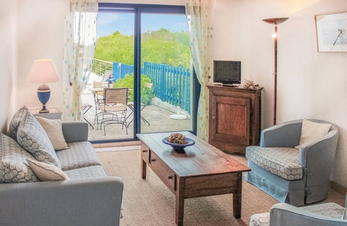 Sene House | Lovely home in Cadouarn with WiFi
