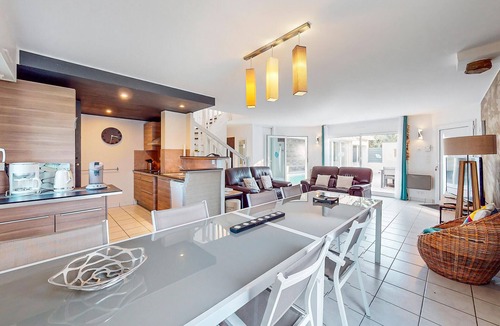 Kerherou House | Lovely home in Moëlan-sur-Mer with sauna