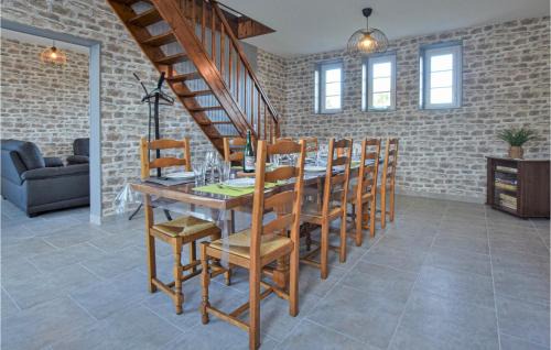 Lithaire House | Lovely Home In Montsenelle With Wifi