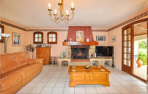 Prades House | Lovely Home In Prades