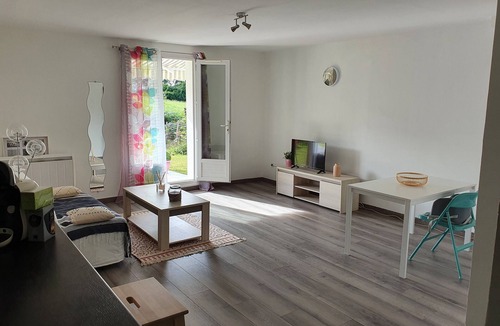 Ahetze Apartment | Lovely, quiet apartment for 4 people