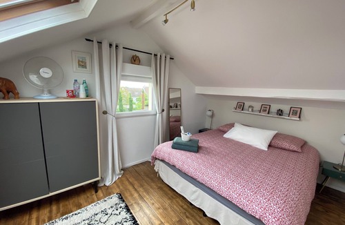 Lagny-sur-Marne Bed & Breakfast | Lovely single room in house with garden.