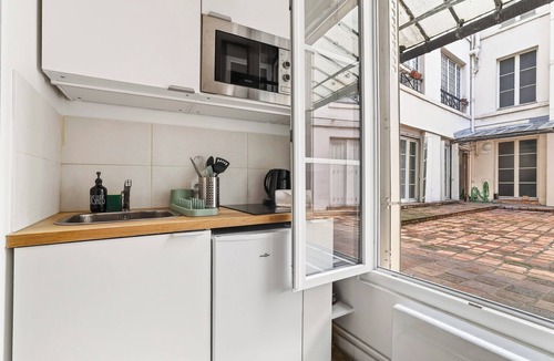 Saint-Germain-des-Pres Apartment | Lovely Studio 10 mn walk to Louvre & Latin Quarter