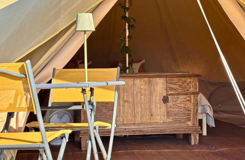 Saint-Sulpice-d'Excideuil Other | Luxe tent met goed bed, prive sanitair en laadpaal