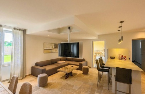 Saint-Sauveur-le-Vicomte House | Luxurious villa with spa and indoor swimming pool