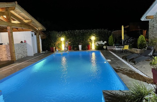 Saint-Martin-de-Seignanx Villa | Luxurious villa with a heated pool