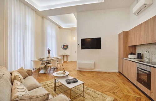 L'Europe Apartment | Luxurious AC apartment Saint Honoré