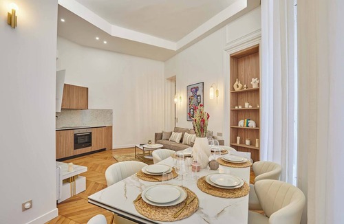L'Europe Apartment | Luxurious AC apartment Saint Honoré