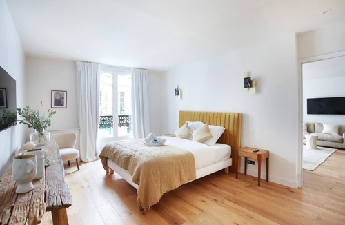 Quartier de la Porte-Saint-Denis Apartment | Luxurious and new apartment in the center of Paris