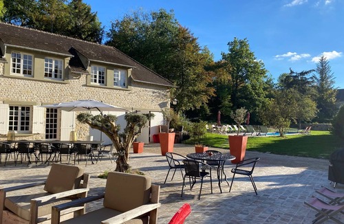 Yevre-le-Chatel Villa | Luxurious residence swimming pool sauna pétanque billiards in magnificent listed village.