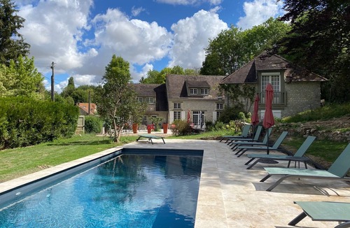 Yevre-le-Chatel Villa | Luxurious residence swimming pool sauna pétanque billiards in magnificent listed village.