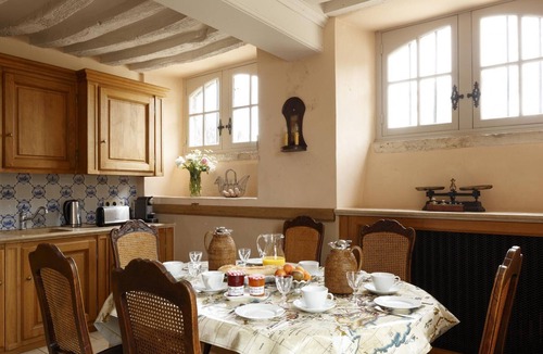 Yvetot-Bocage Cottage | Luxury castle with private pool and park