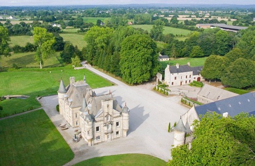 Yvetot-Bocage Cottage | Luxury castle with private pool and park