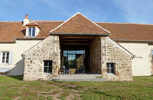 Braize House | Luxury Farmhouse with Private Garden in Braize