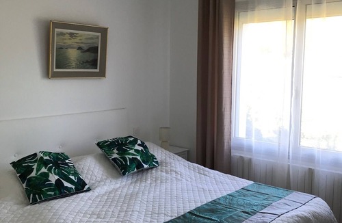 Vannes House | Luxury Peaceful 16 Persons Large House Big Garden Near Beach