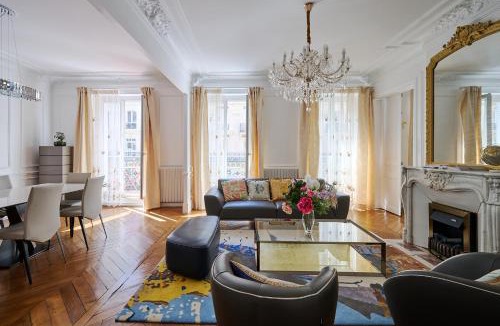 Latin Apartment | Luxury Royal Suite, 118 square meters, notre dame, 3 bedrooms