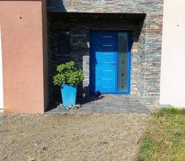 Ouest House | Madeleine RENAUD