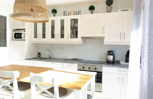 Agon-Coutainville House | MAGNIFICENT 4* HOUSE, SPACIOUS & BRIGHT ENCLOSED GARDEN 300 M FROM THE SEA