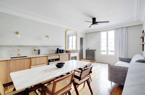8th Arrondissement Apartment | Magnificent Flat - 2BR/6P - Champs Elysées