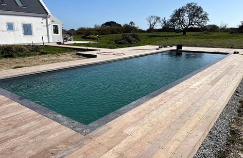 Le Palais House | Magnificent house with swimming pool close to the palace